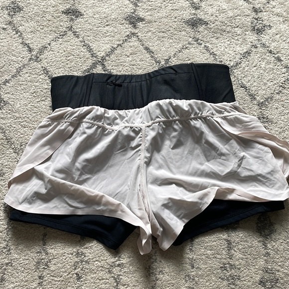 Fabletics Shorts - Picture 2 of 3